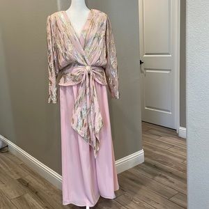 Rothschild two piece pink wide pants and blouse